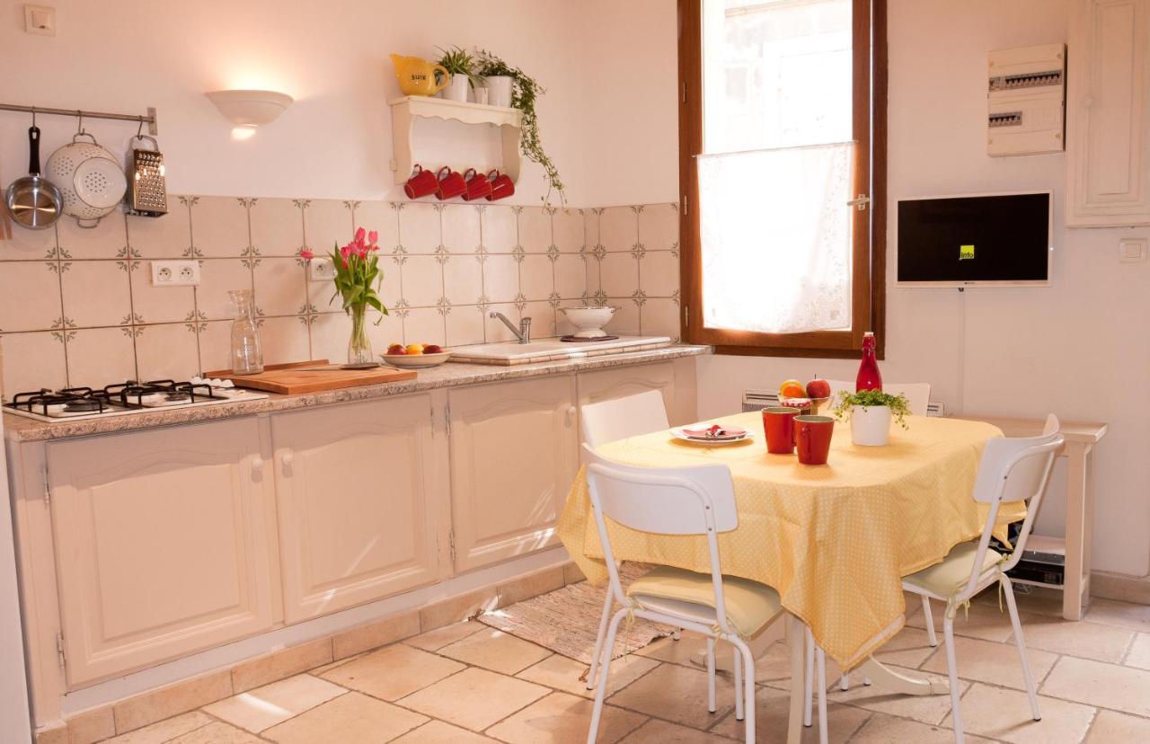 La Maison D'Eloise Arles Esterno foto